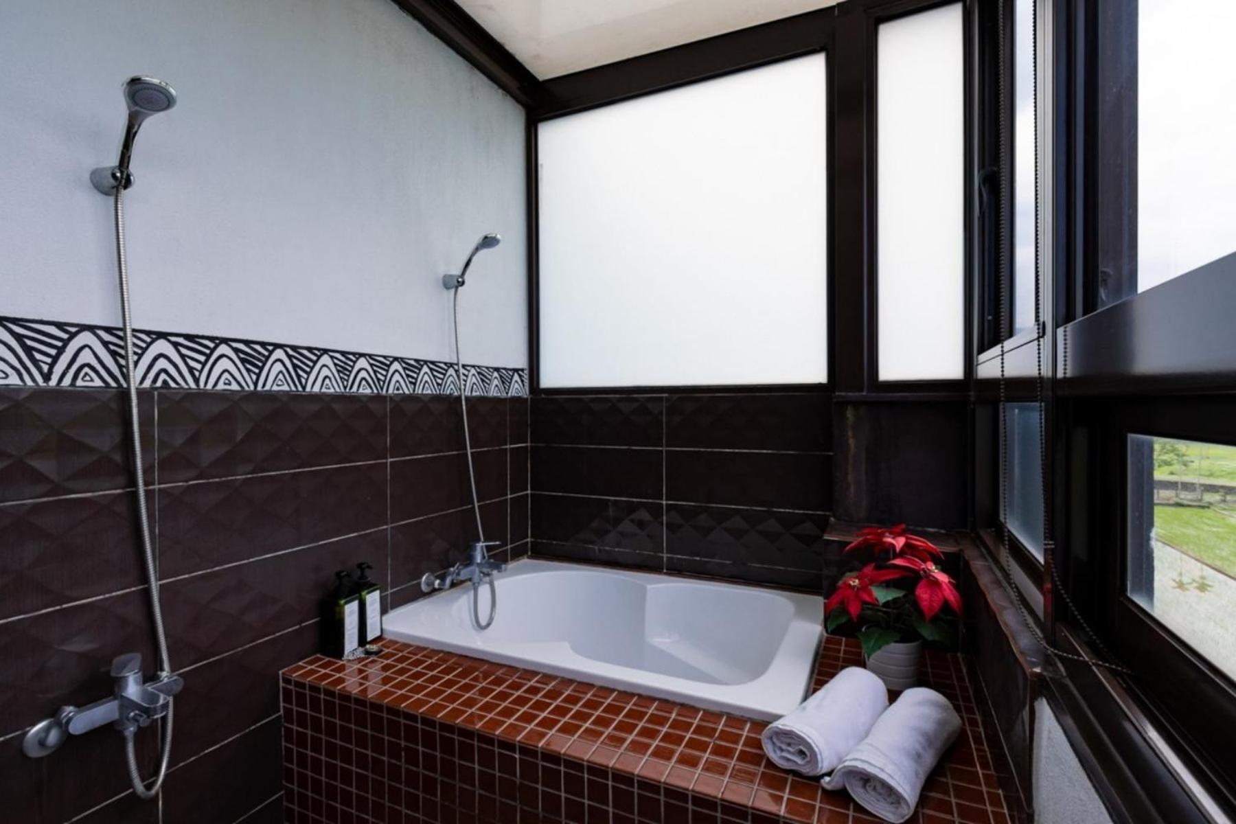 Hi Zebra Travel B&B Дуншань Экстерьер фото